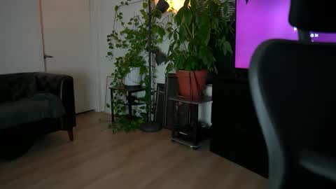 Snapshot of hendrixx89 chatting on 20, 5, 2026 DrixxTheGod online show from 20, 5, 2026