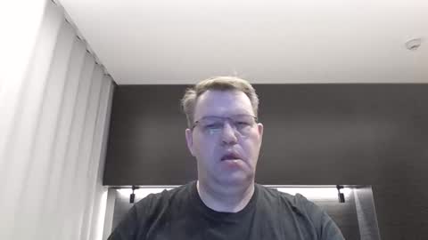 henrikrp1971 online show from 1, 1, 2025