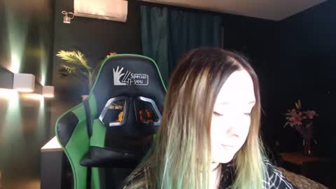 Snapshot of hentaishiing chatting on 21, 6, 2026 Hentaishiing online show from 21, 6, 2026
