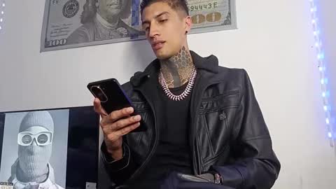 Snapshot of henzzeld420 chatting on 15, 3, 2026 Henzeld online show from 15, 3, 2026