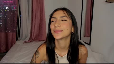 Snapshot of hera_069 chatting on 7, 1, 2025 Hello I am Valentina independent Colombian model I love sensuality and pleasure welcome online show from 7, 1, 2025