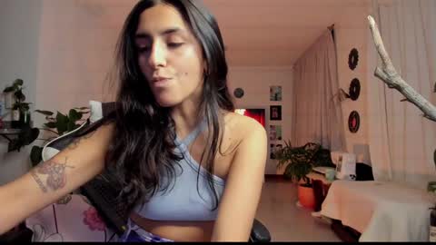 Snapshot of hera_069 chatting on 18, 1, 2025 Hello I am Valentina independent Colombian model I love sensuality and pleasure welcome online show from 18, 1, 2025