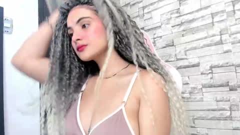 hera_elis online show from 4, 1, 2025