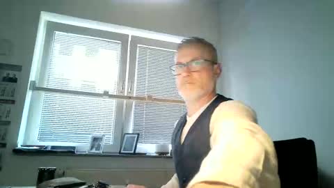 hering76 online show from 3, 6, 2026