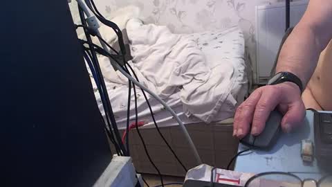 mature online show from 22, 9, 2025