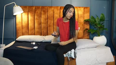 Hermione Scott online show from 17, 2, 2025