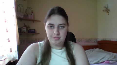 hess_luna_ online show from 9, 4, 2026