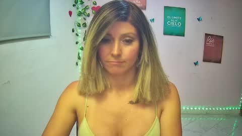 Hestesiaxx online show from 8, 4, 2026