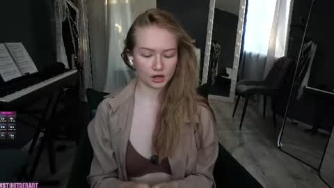 Snapshot of hetaerart chatting on 22, 6, 2026 Sasha online show from 22, 6, 2026