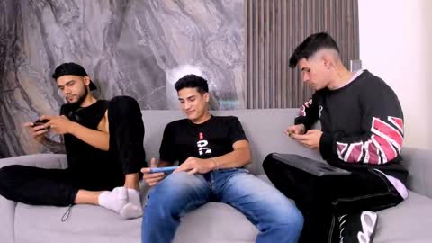 Snapshot of heteros_men chatting on 28, 2, 2025 heteros men online show from 28, 2, 2025