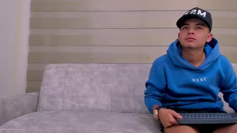 Snapshot of heteros_men chatting on 6, 3, 2025 heteros men online show from 6, 3, 2025