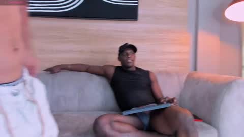 Snapshot of heteros_men chatting on 9, 9, 2025 heteros men online show from 9, 9, 2025