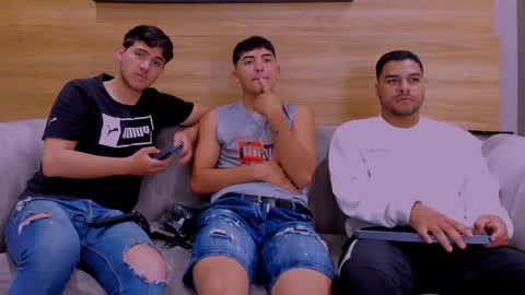 heteros men online show from 16, 12, 2025