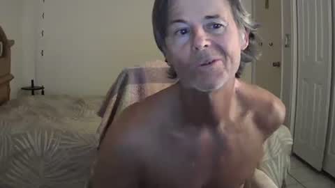 Snapshot of hewes1 chatting on 17, 4, 2026 hewes1 online show from 17, 4, 2026