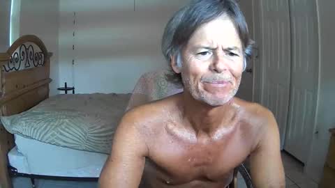 Snapshot of hewes1 chatting on 23, 4, 2026 hewes1 online show from 23, 4, 2026