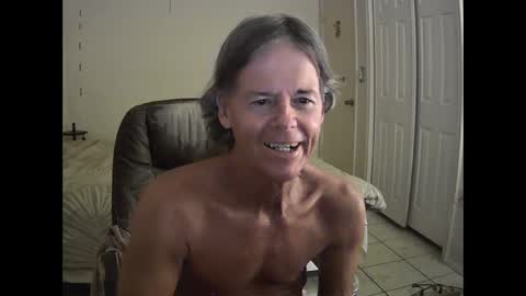 Snapshot of hewes1 chatting on 18, 5, 2026 hewes1 online show from 18, 5, 2026