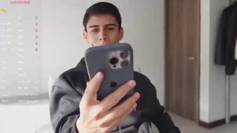 Snapshot of hey_cesard chatting on 3, 3, 2026 hey_cesard online show from 3, 3, 2026