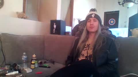 Snapshot of hey_mikky chatting on 27, 10, 2025 hey_mikky online show from 27, 10, 2025