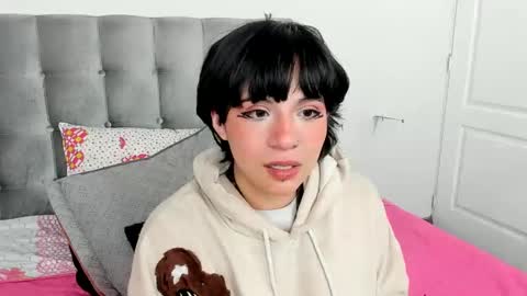 Snapshot of hey_noraly chatting on 4, 2, 2025 Noraly online show from 4, 2, 2025
