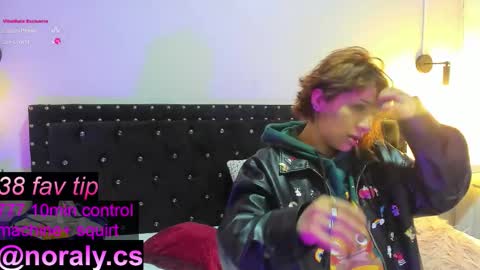 Snapshot of hey_noraly chatting on 11, 10, 2025 Noraly online show from 11, 10, 2025