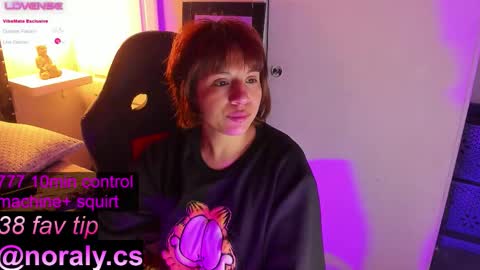 Snapshot of hey_noraly chatting on 16, 10, 2025 Noraly online show from 16, 10, 2025