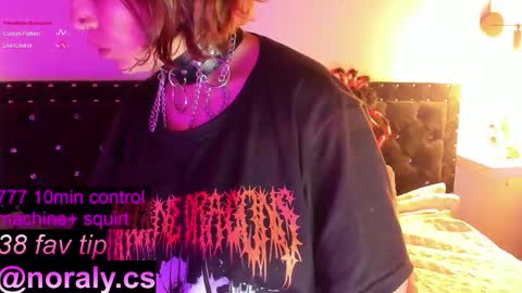 Snapshot of hey_noraly chatting on 19, 10, 2025 Noraly online show from 19, 10, 2025