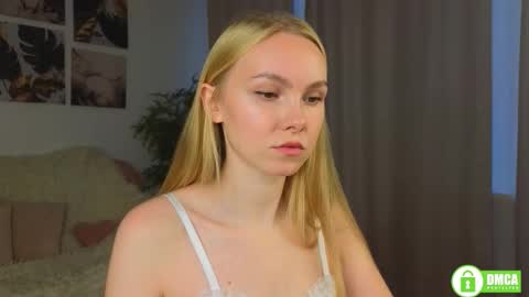 Snapshot of hey_olivia chatting on 28, 10, 2025 hey_olivia online show from 28, 10, 2025