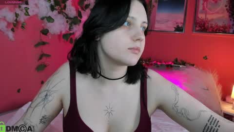 Snapshot of hey_tessa chatting on 9, 4, 2026 Tessa online show from 9, 4, 2026