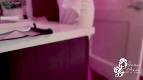 Gwen Elise online show from 6, 11, 2025