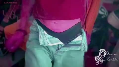 Gwen Elise online show from 11, 11, 2025