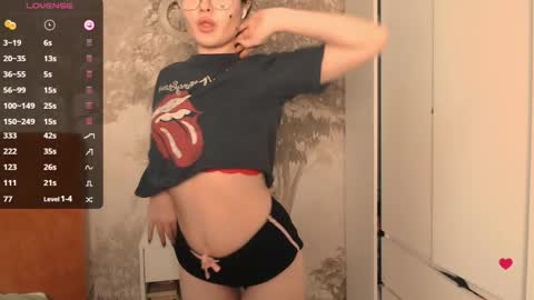 Snapshot of hiaru_cutie chatting on 1, 2, 2026 Hiaru online show from 1, 2, 2026
