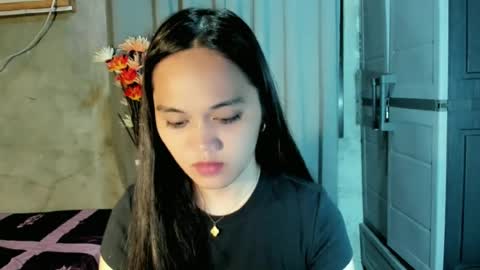 Snapshot of hilarymolly chatting on 12, 6, 2026 hilarymolly online show from 12, 6, 2026