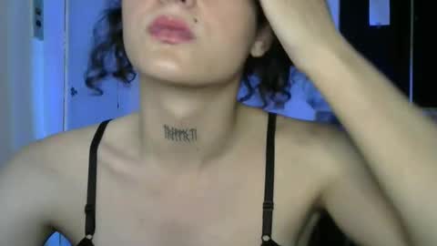 Snapshot of hildatrans chatting on 30, 10, 2025 Hilda online show from 30, 10, 2025