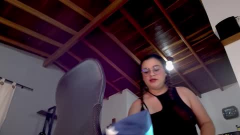 Snapshot of hillary_12 chatting on 27, 9, 2025 Miranda online show from 27, 9, 2025