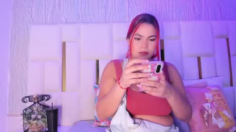 Snapshot of hillary_uckerman_ chatting on 22, 5, 2026 Hillary online show from 22, 5, 2026