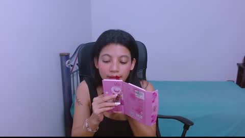 Snapshot of hinata_9 chatting on 27, 10, 2025      0600AM-1100AM - online show from 27, 10, 2025