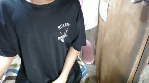 Snapshot of hippie_cloudbrah chatting on 6, 11, 2025 hippie_cloudbrah online show from 6, 11, 2025