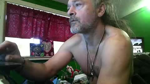 Snapshot of hippiedad333 chatting on 21, 2, 2026 hippiedad333 online show from 21, 2, 2026