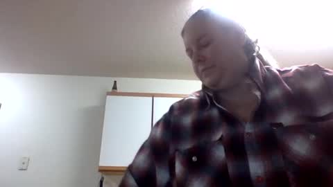 hippysnewhere online show from 17, 5, 2026