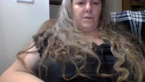 hippysnewhere online show from 28, 5, 2026