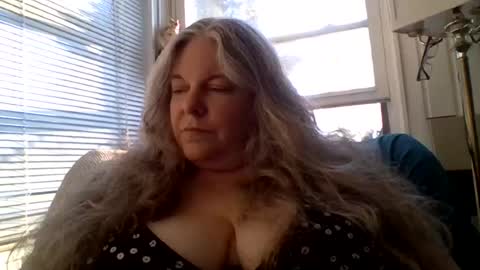 Snapshot of hippysnewhere chatting on 21, 6, 2026 hippysnewhere online show from 21, 6, 2026