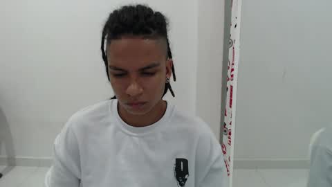 Snapshot of hispanic_boy chatting on 18, 1, 2025 Juan c online show from 18, 1, 2025