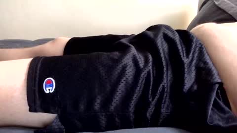 Snapshot of hockey44guy chatting on 28, 10, 2025 mikey online show from 28, 10, 2025