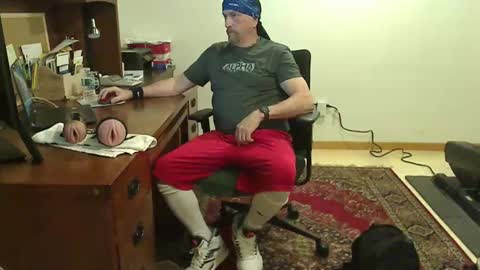 Snapshot of hockeybud chatting on 28, 10, 2025 Rick online show from 28, 10, 2025