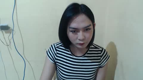 Snapshot of hoelykim chatting on 6, 4, 2026 Kim3 online show from 6, 4, 2026