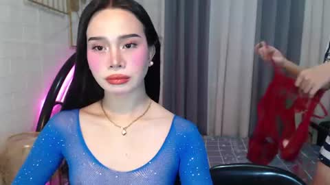 Snapshot of hoelymolly chatting on 12, 6, 2026 hoelymolly online show from 12, 6, 2026