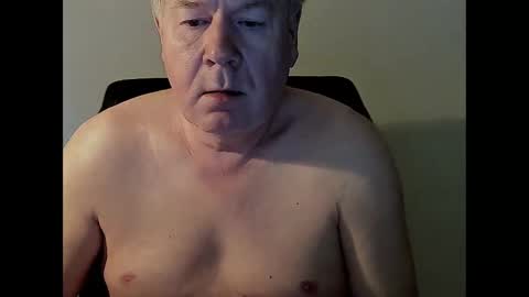 Snapshot of holgerhb53 chatting on 2, 3, 2025 Holger online show from 2, 3, 2025