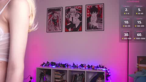 Holli online show from 1, 2, 2025