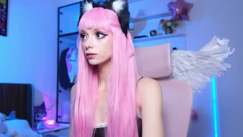 Snapshot of holliwould_ chatting on 31, 5, 2026 Holli online show from 31, 5, 2026