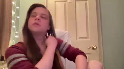 Snapshot of holly23hopefull chatting on 29, 12, 2024 Hollys Drive threw Side Of CB. online show from 29, 12, 2024